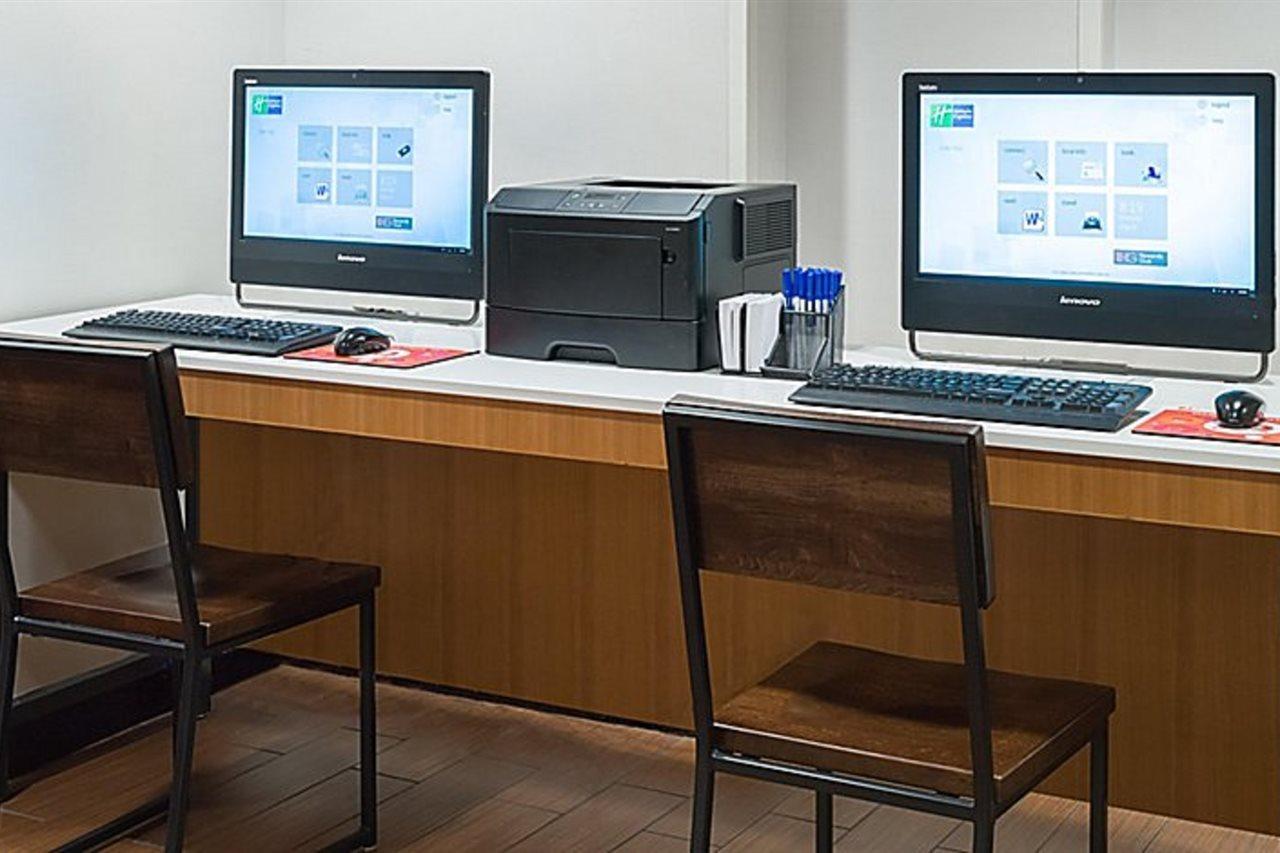Holiday Inn Express - Times Square By Ihg New York Esterno foto