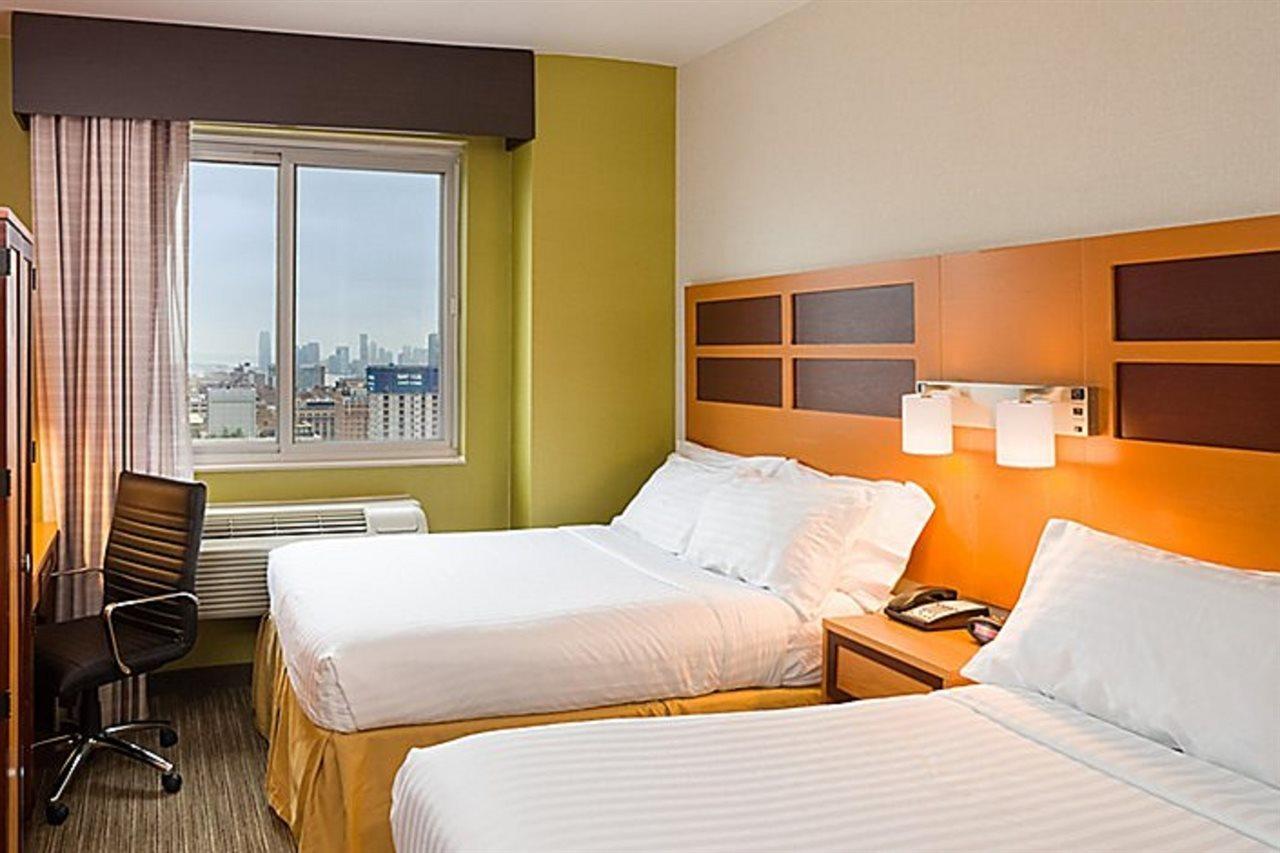 Holiday Inn Express - Times Square By Ihg New York Esterno foto