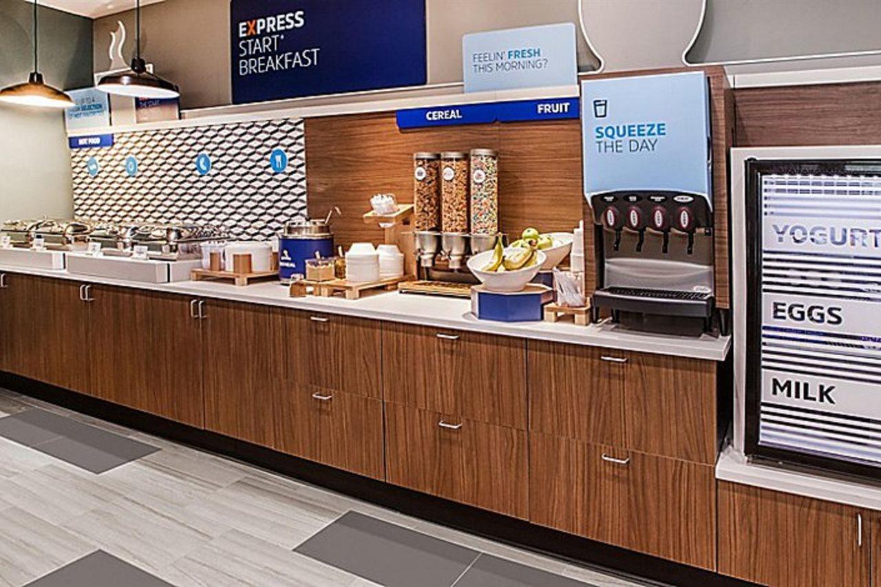 Holiday Inn Express - Times Square By Ihg New York Esterno foto