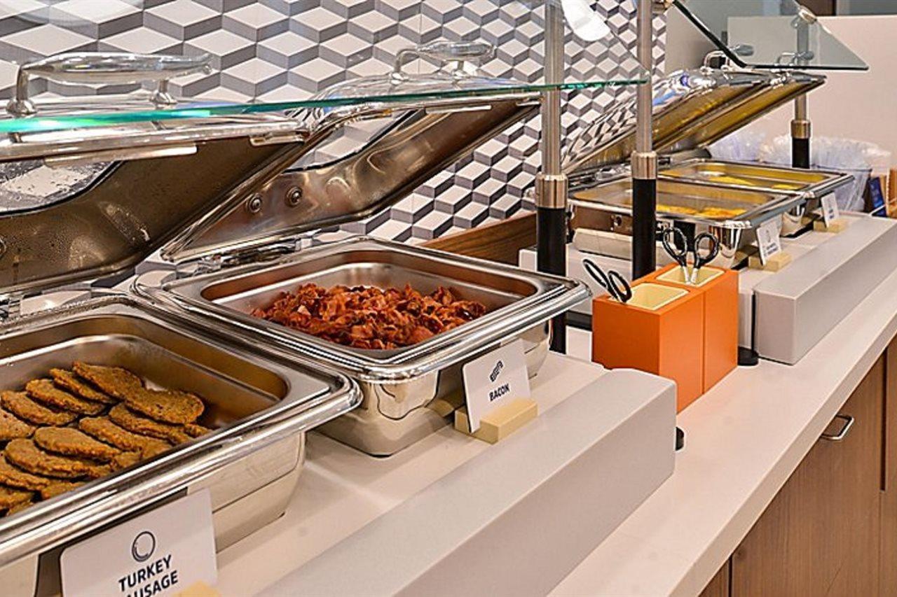 Holiday Inn Express - Times Square By Ihg New York Esterno foto