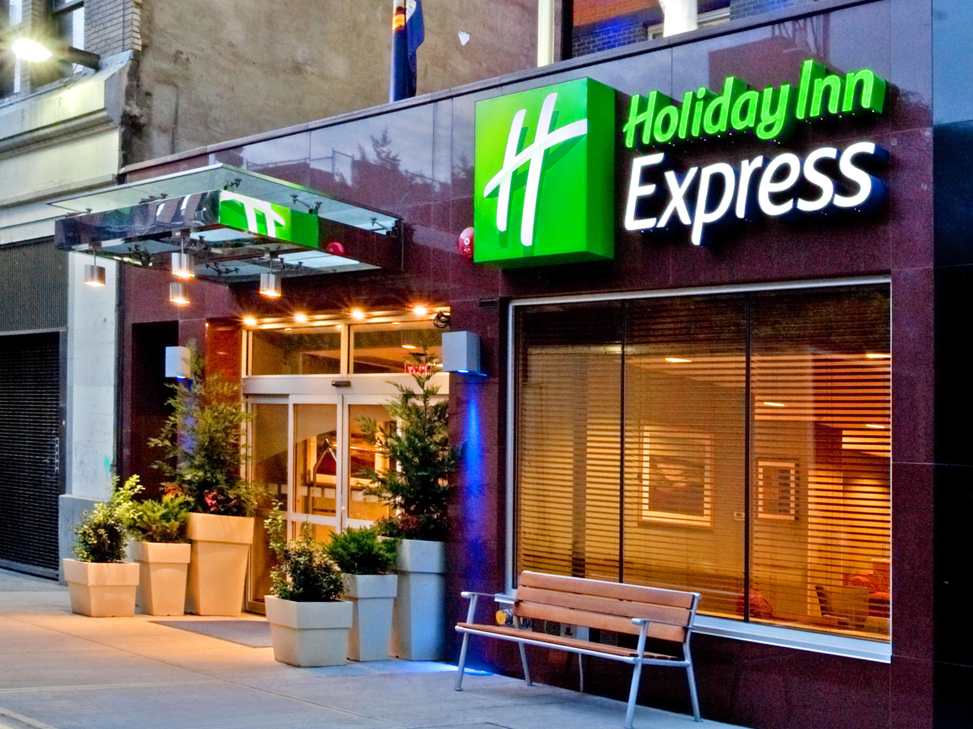 Holiday Inn Express - Times Square By Ihg New York Esterno foto