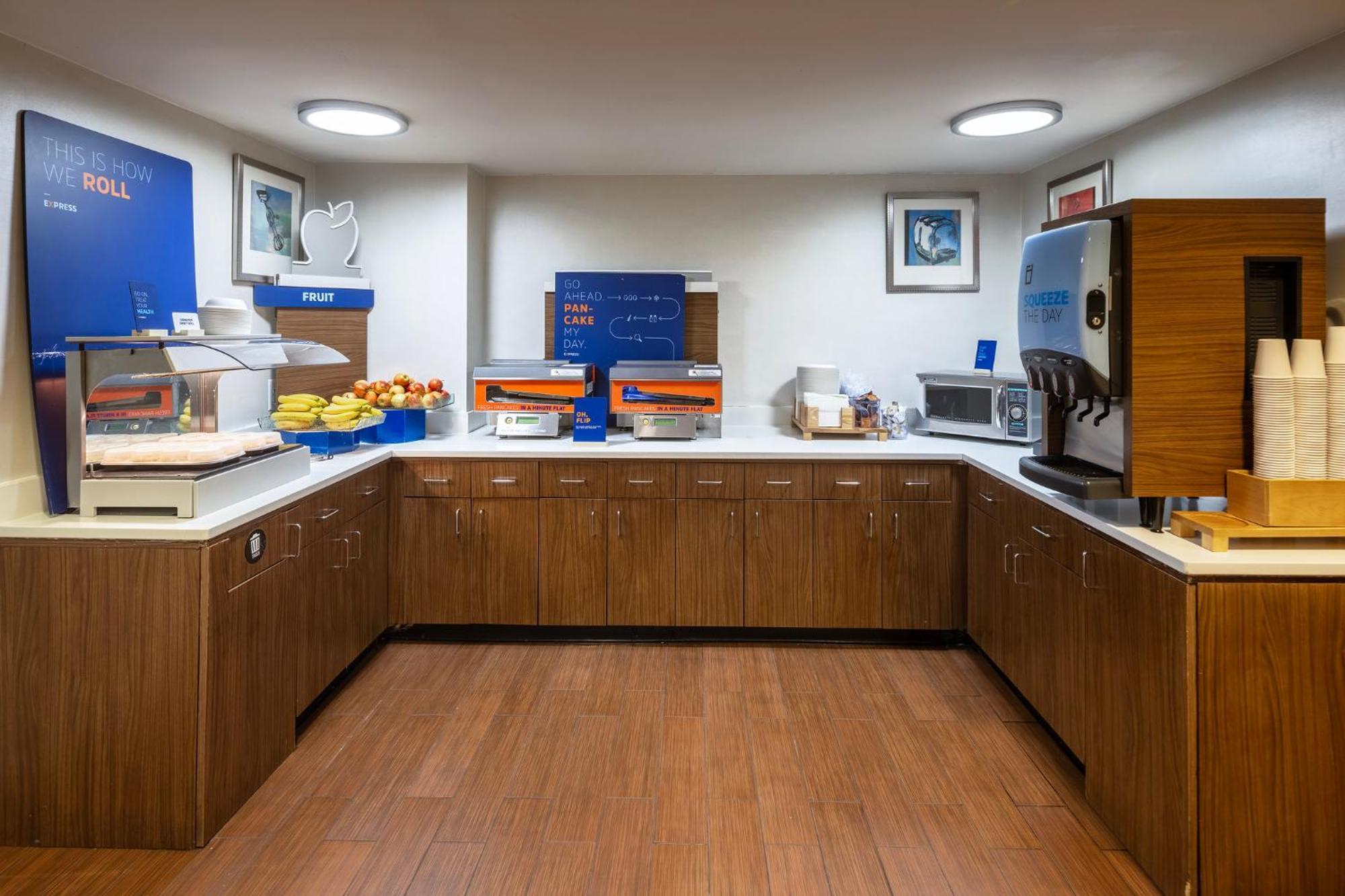 Holiday Inn Express - Times Square By Ihg New York Esterno foto