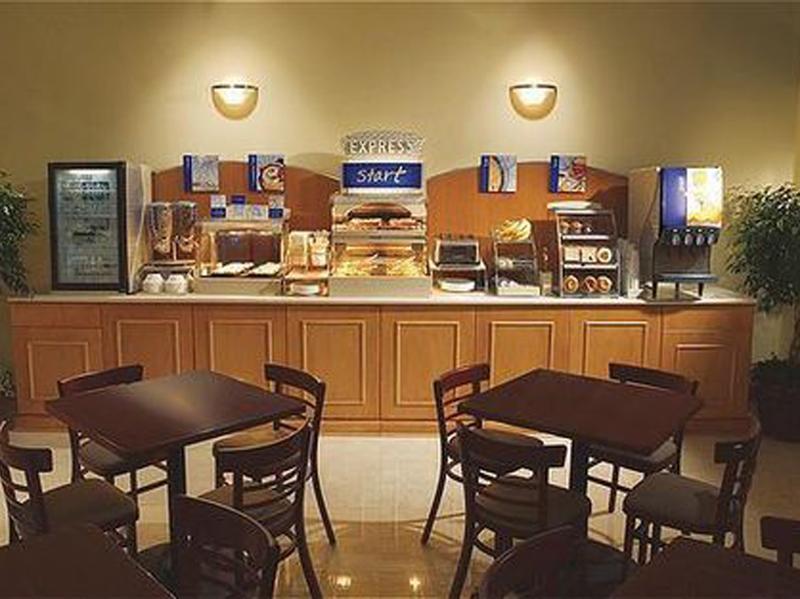 Holiday Inn Express - Times Square By Ihg New York Esterno foto