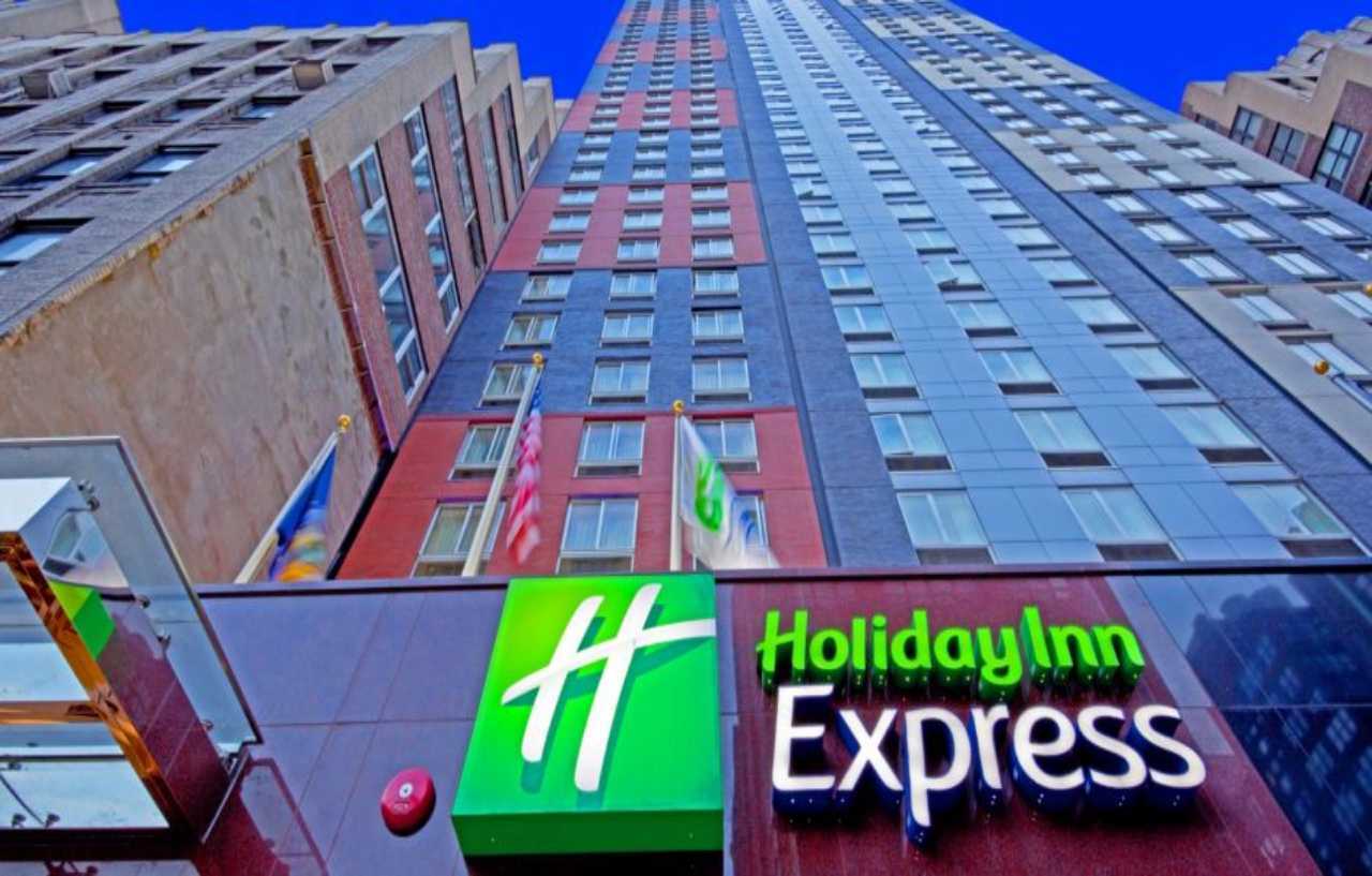 Holiday Inn Express - Times Square By Ihg New York Esterno foto